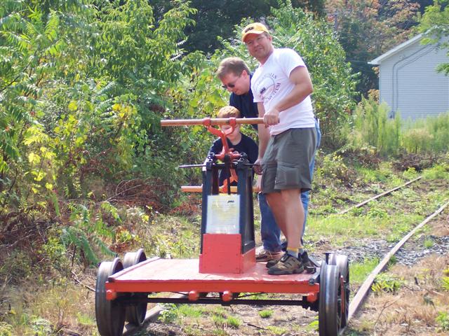 Carl and pump car